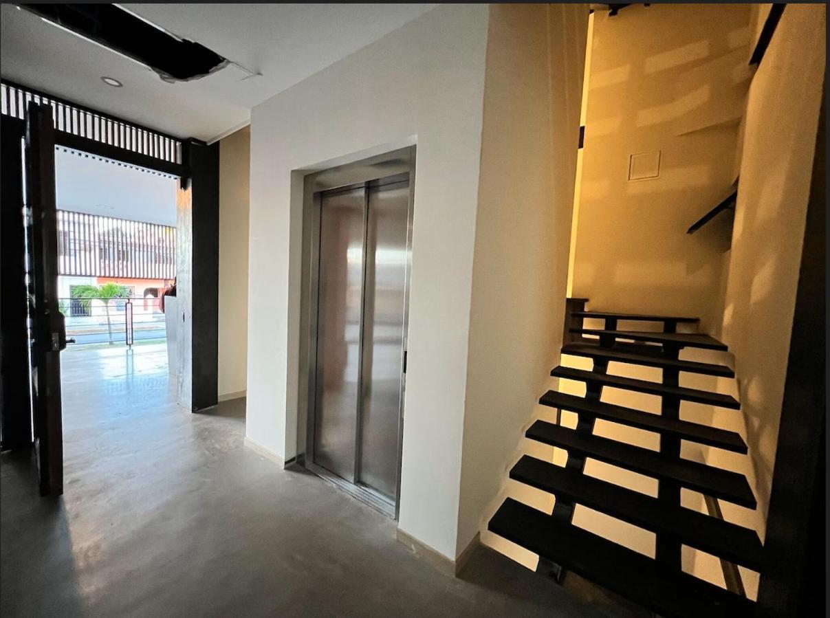 Stylish Condo, 2bdr, Steps To 5th Ave, Close To Beach! *