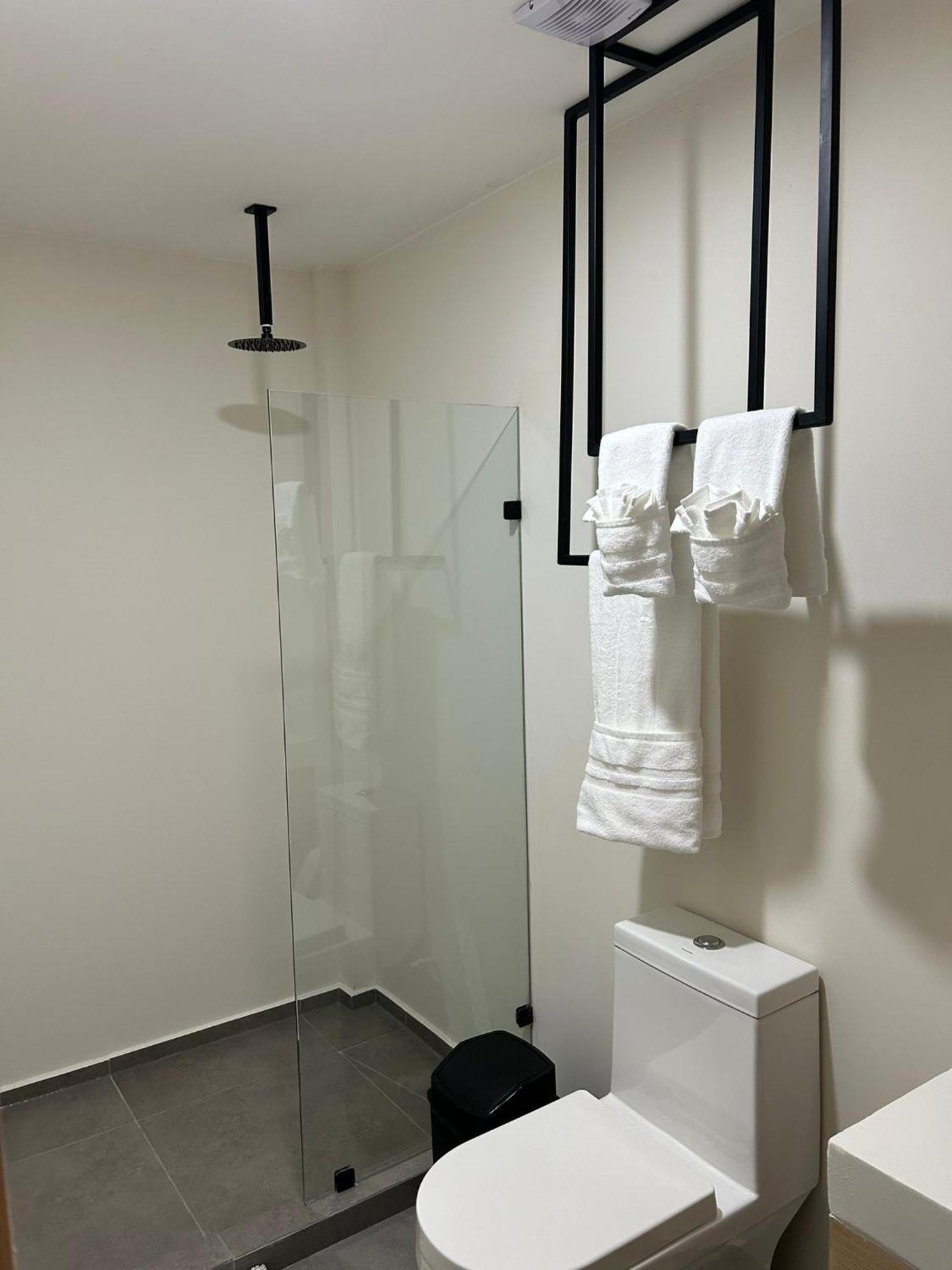 Stylish Condo, 2bdr, Steps To 5th Ave, Close To Beach! Apartamento *