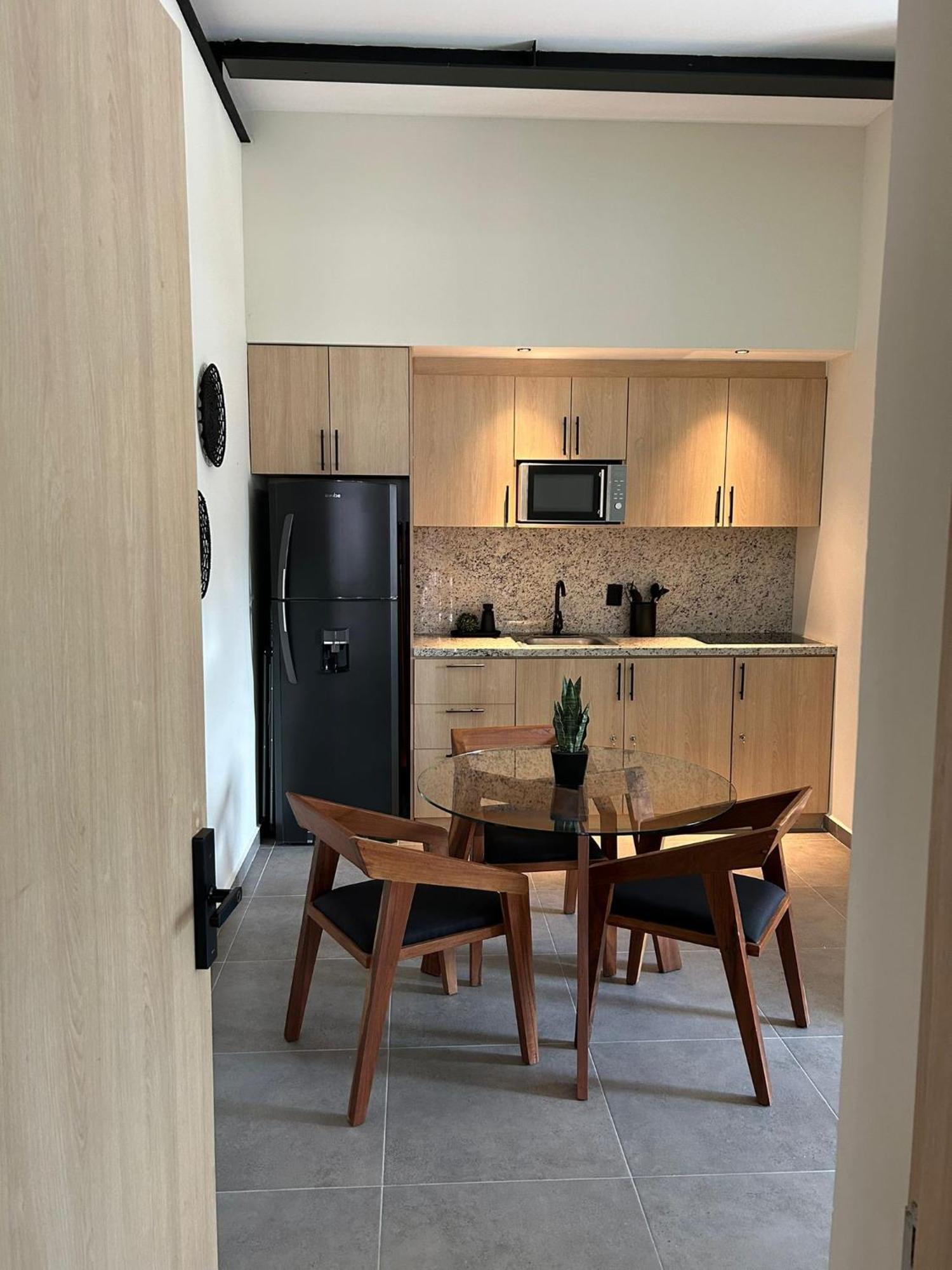 Stylish Condo, 2bdr, Steps To 5th Ave, Close To Beach! Apartamento *
